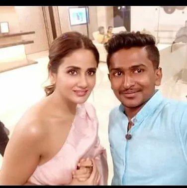 A happy memory of meeting the talented actress Parul Yadav mam.