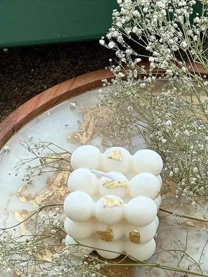 My unscented bubble soy candle, adorned with delicate gold foil. This modern, geometric candle is a popular choice for contemporary home decor and curated gift hampers.