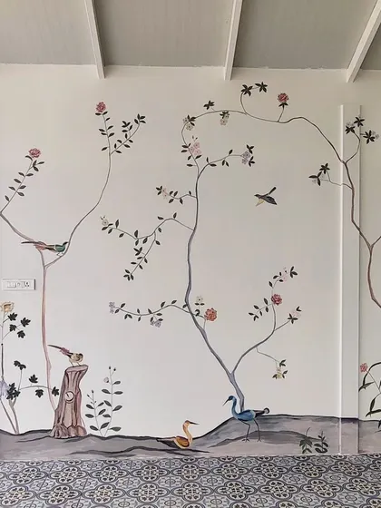 A duplicate image of the full French mural.