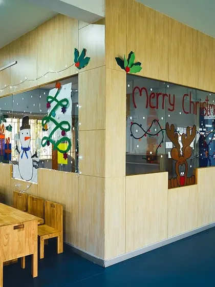 A closer look at the festive window art and decorations, all created by my team and the children. It’s a wonderful example of our collaborative and creative spirit.