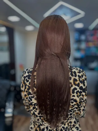 A simple, elegant look. This rich brown global color is timeless and sophisticated.