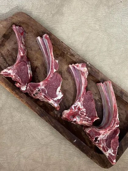 Our mutton chops are perfect for a supervised chewing session. They provide both a delicious meal and an enriching activity for your dog.