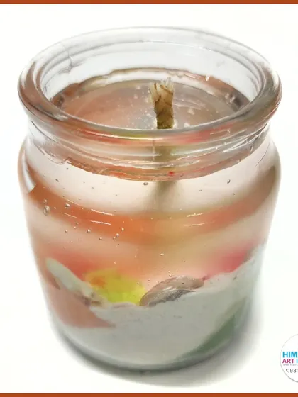 A simple yet elegant gel candle in a glass jar. We teach the basics of working with different types of wax, including gel wax for transparent effects.