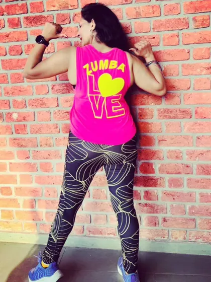 Always make time for a Zumba wear shoot. I'm in love with this new pink 'Zumba Love' tee.