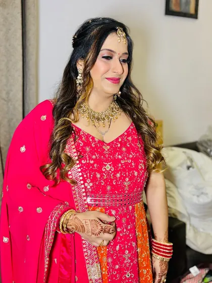 A close-up of the makeup.