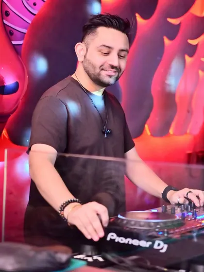 Focused on the mix at Tipsy Bull. Every Wednesday is a chance to create a new vibe.