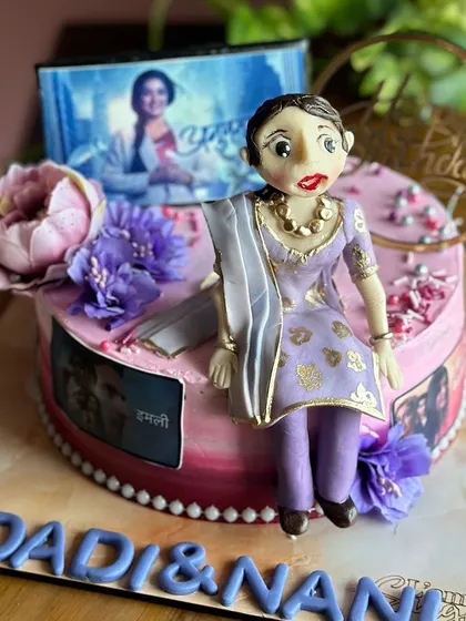 Celebrating the heart of the family with this perfect Anupama-themed cake for a grandmother. Each slice is a tribute to her love, strength, and endless wisdom.