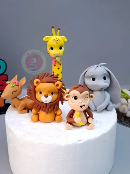 A set of adorable animal figurines made by a student during the first two days of our Cake Business Reboot. These are commercially viable designs that are quick to make.