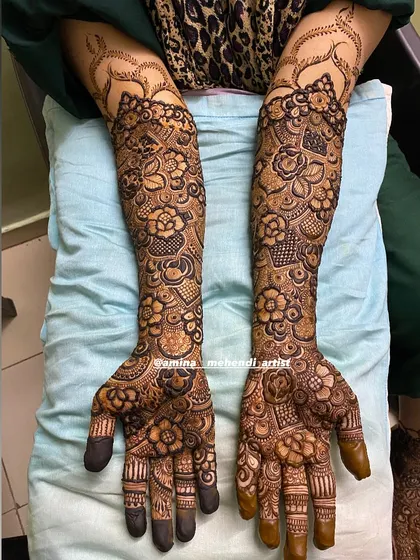 A full bridal design with a beautiful border at the top, creating a clean and elegant finish.