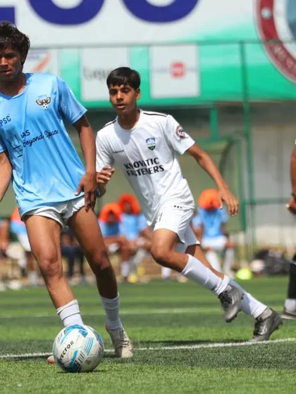 A player dribbles the ball with precision during the HCL Delhi Future Stars Youth League. This is on-field confidence forged through rigorous training.