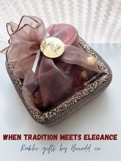 When tradition meets elegance. This beautifully wrapped Rakhi gift in a sequined tray is perfect for celebrating the special bond between siblings.