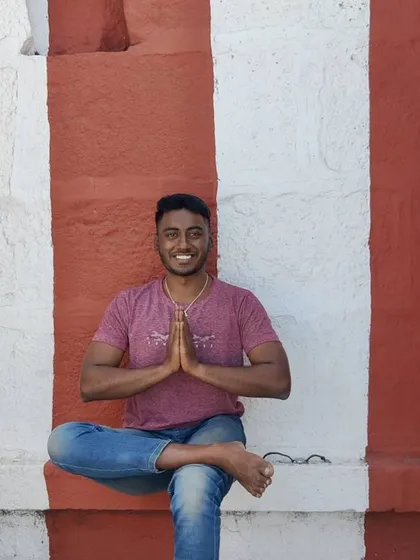 A moment of balance and a big smile. If you feel happy, smile with all your heart. If you're down, smile with all your might.