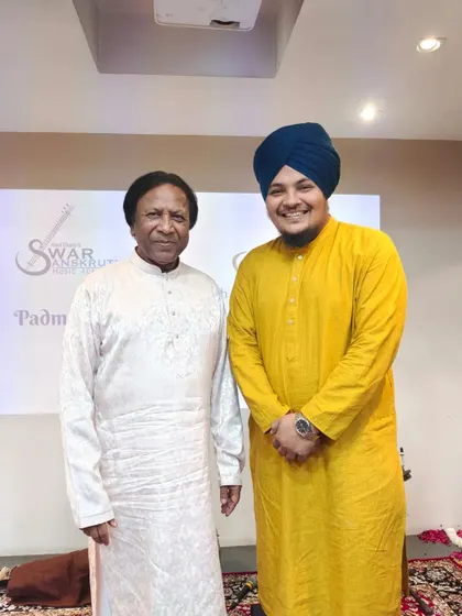 A blessed moment with the sitar maestro, Ustad Shahid Parvez Khan ji. His music is a deep ocean of knowledge, and to meet him was a dream come true.