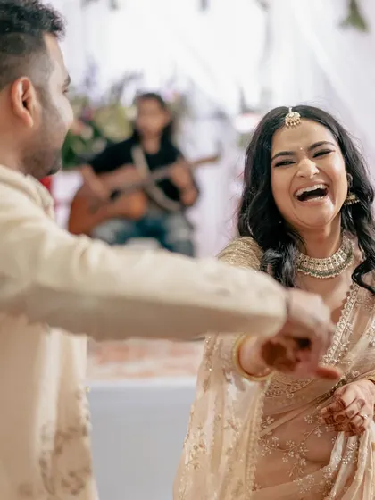 The purest joy is found in shared laughter. I focus on creating a relaxed space where you can be yourselves, resulting in candid photos that reflect the genuine happiness you find in each other.