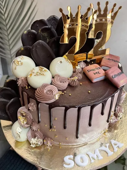 The full view of the 22nd birthday cake for a book lover, ready for its celebration.