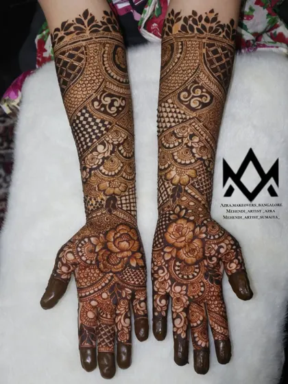 This floral mehendi for an engagement bride shows how I can incorporate different elements to create a unique and beautiful design.