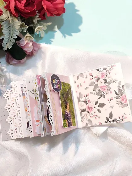 The last page of the lace-edge mini scrapbook.