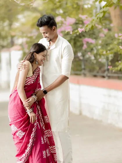 A candid moment of pure joy and laughter between a couple during their outdoor shoot in Mumbai. We believe the best photos are the ones that capture your real smiles and unguarded happiness.
