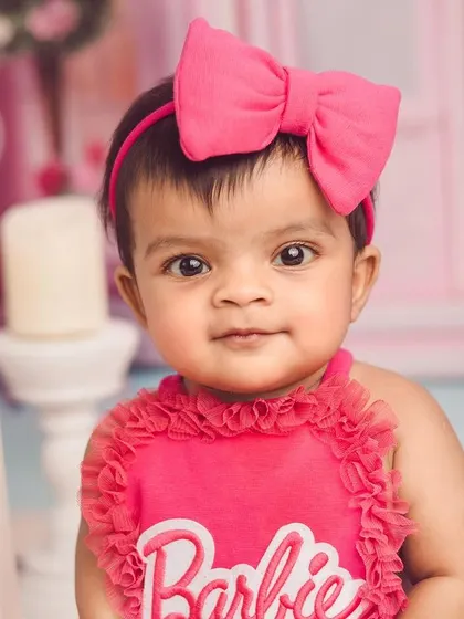 Come on Barbie, let's go party. Our all-pink Barbie theme is perfect for your little doll, with a dreamy dollhouse backdrop and chic accessories.
