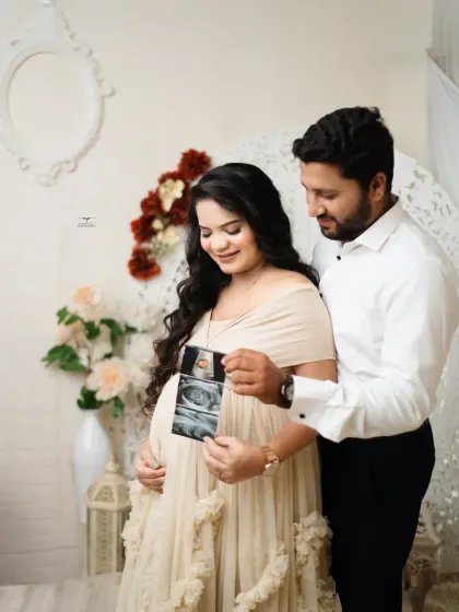 The first hello. I love incorporating sonogram photos into my sessions. It’s a beautiful way for couples to connect with their baby and celebrate this incredible journey together.