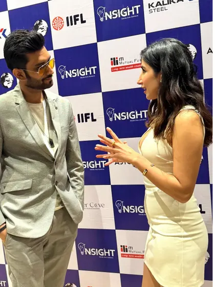 A candid discussion with Parul Gulati backstage. Understanding a speaker's journey is crucial for me to conduct a meaningful and engaging interview on stage.