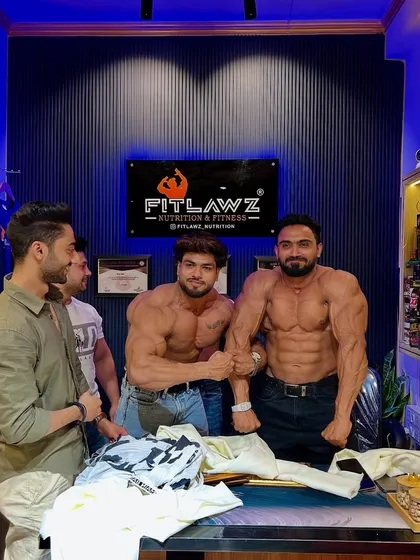 Another group shot with the Fitlawz team.