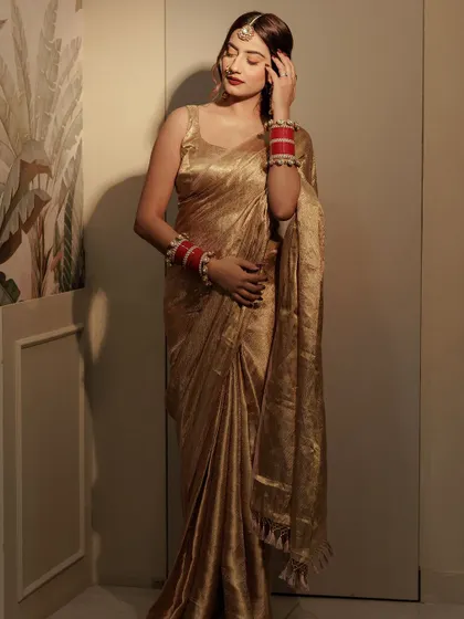 Feeling golden. This look is all about traditional elegance.