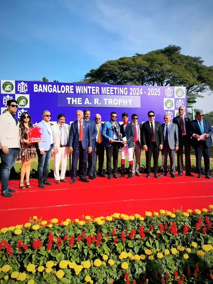 The presentation ceremony for The A.R. Trophy with the winning team of Vivaldo.