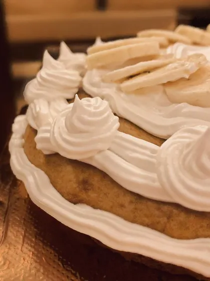 I love the texture of the whipped frosting on this banana cake. It's light, fluffy, and completely sugar-free.