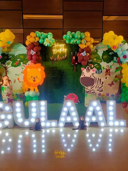 The vibrant and welcoming entrance to the jungle-themed science party, setting an exciting tone from the moment guests arrive.