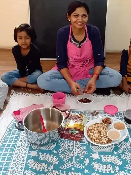 Here we are, ready to make healthy energy bars. This no-bake recipe is packed with nutritious ingredients like dry fruits and nuts, making it a perfect snack for growing bodies.