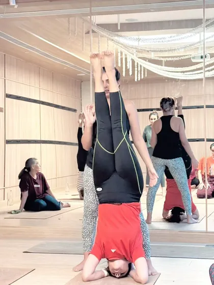 The mirror in a studio is a great tool for self correction. You can see the group dynamic here, with each person on their own journey while sharing the collective energy of the workshop.