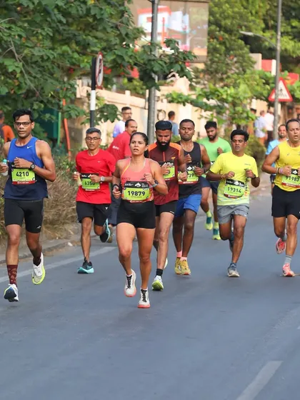 In the thick of the race pack at the TCSW10K. Running with a group helps you push your pace.