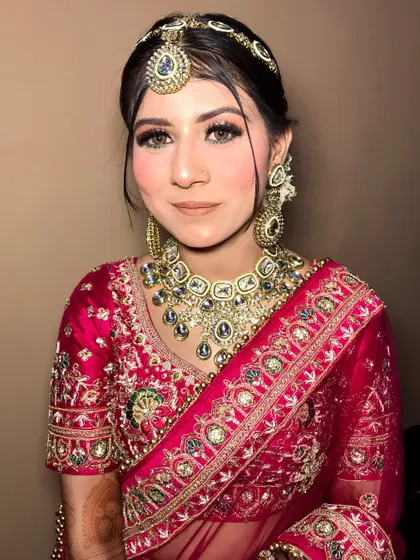 Another portrait of the beautiful bridesmaid.