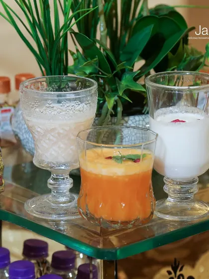 From our kitchen to your glass: fresh, flavourful, and always satisfying. A selection of our welcome drinks and mouth fresheners.