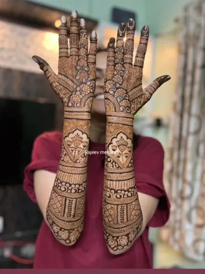 A full-coverage design with symmetrical patterns on both hands, featuring clean lines and detailed filler work.