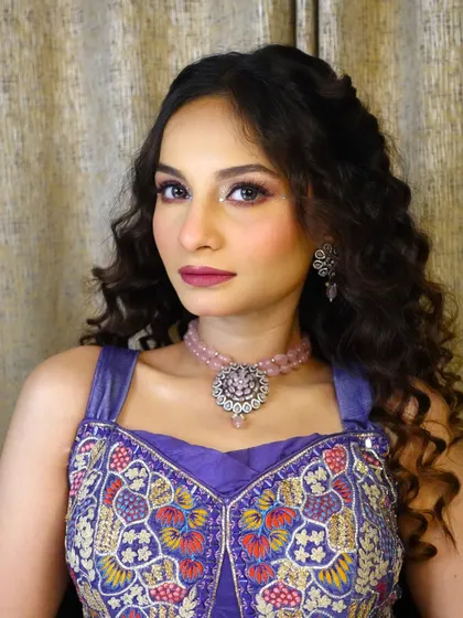 A full-face view of the colorful and elegant makeup taught in my masterclass, designed to complement vibrant pre-wedding outfits.