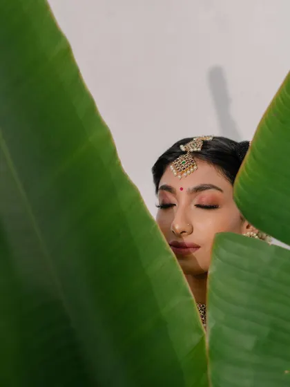 The epitome of South Indian elegance. This bride looks absolutely radiant, and we used natural elements to frame her beauty in a serene and artistic way.