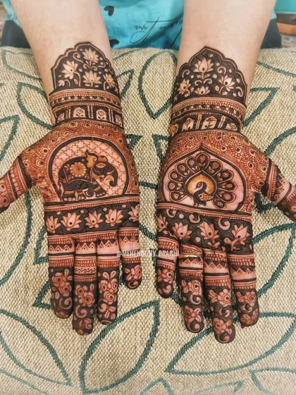 A perfect blend of two auspicious motifs: the graceful peacock and the wise elephant. This design is rich with symbolism and traditional artistry.