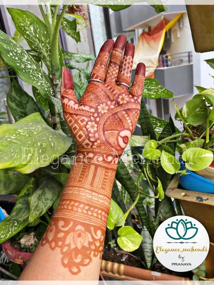 The beauty of a fresh, natural henna stain. This is the result of using high-quality organic henna powder and proper aftercare.