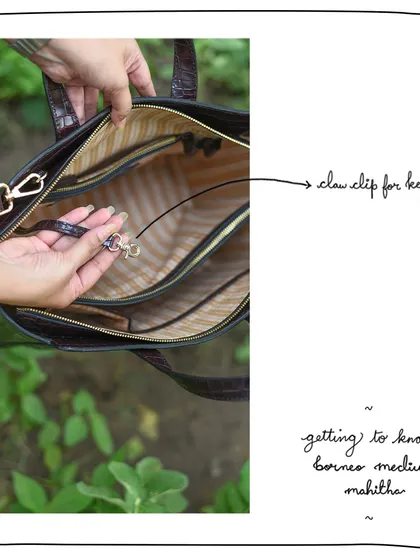The handy claw clip for keys is also a feature in our Borneo Medium Mahitha, making your daily routine just a little bit easier.