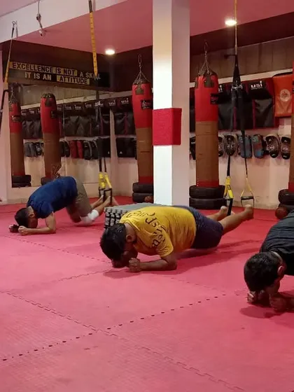 Another day, another workout format, but always purpose-driven. Our Friday conditioning includes TRX pikes to challenge the core and build stability.