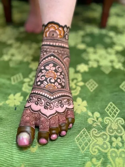 Another angle of the floral mandala foot design, showing the clean lines and beautiful symmetry. I can create any custom design you have in mind.