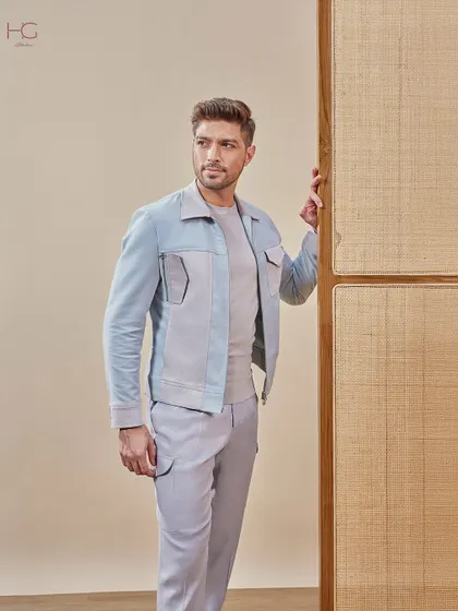 Casuals never looked this sharp. This light blue shacket combines seasonal color with timeless comfort and standout simplicity.
