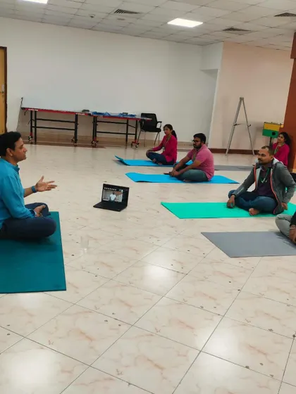 Guiding a hybrid session, with some participants joining online. My coaching is flexible to accommodate both in-person and remote teams.
