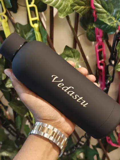 A classic matte black temperature bottle engraved with a name. This minimalist design is timeless and suitable for anyone.