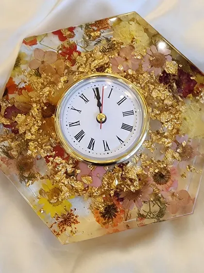 Another view of the 8-inch desk clock, showing the vibrant colors of the mixed dried flowers. I love combining different types of flowers with gold flakes to create a piece that is full of texture and life.
