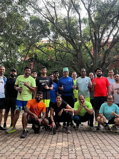The RTC crew after a 90-minute easy long run. Everyone looks tired but happy, the sign of a good workout.