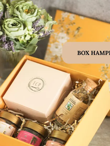 A closer look at our yellow Utkarsha box hamper, curated for Rakhi. The box is so pretty, it can be reused for storage or decoration.