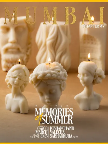 A collection of my Greco-Roman inspired bust candles. These are hand-poured from soy wax and serve as stunning decorative pieces, bringing a touch of classic art to your home.